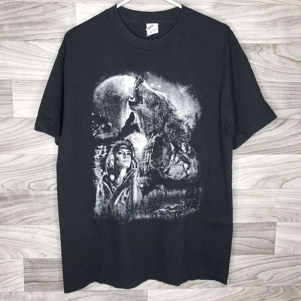 Vintage Native American Wolf Nature Woods Graphic T-Shirt Adult Large